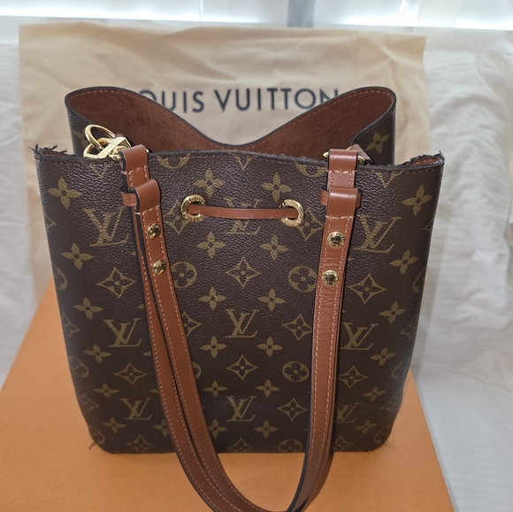 Louis Vuitton Caramel Neonoe Monogram Purse - Picture 2 of 8